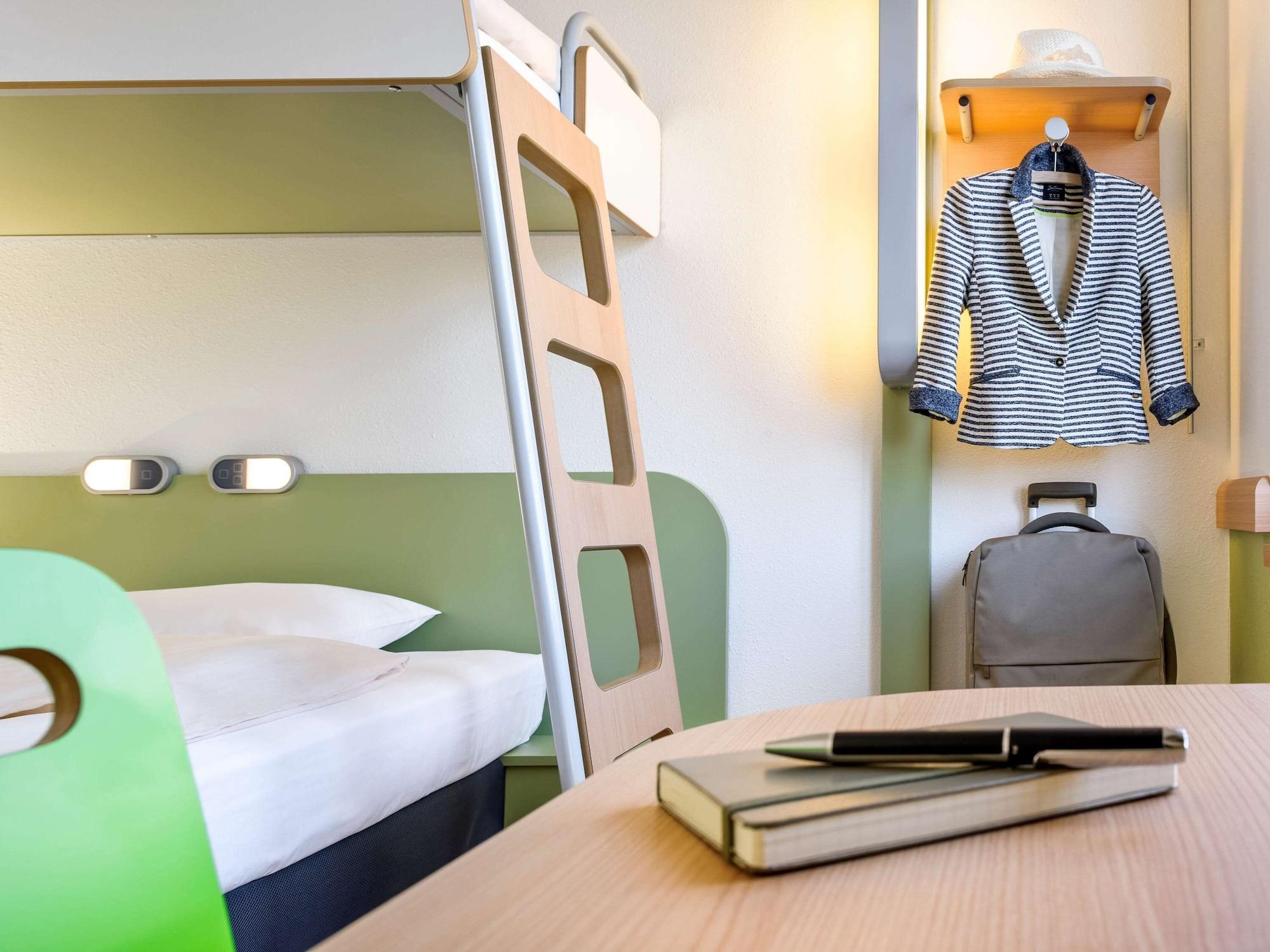 Ibis Budget Hyeres Bagian luar foto