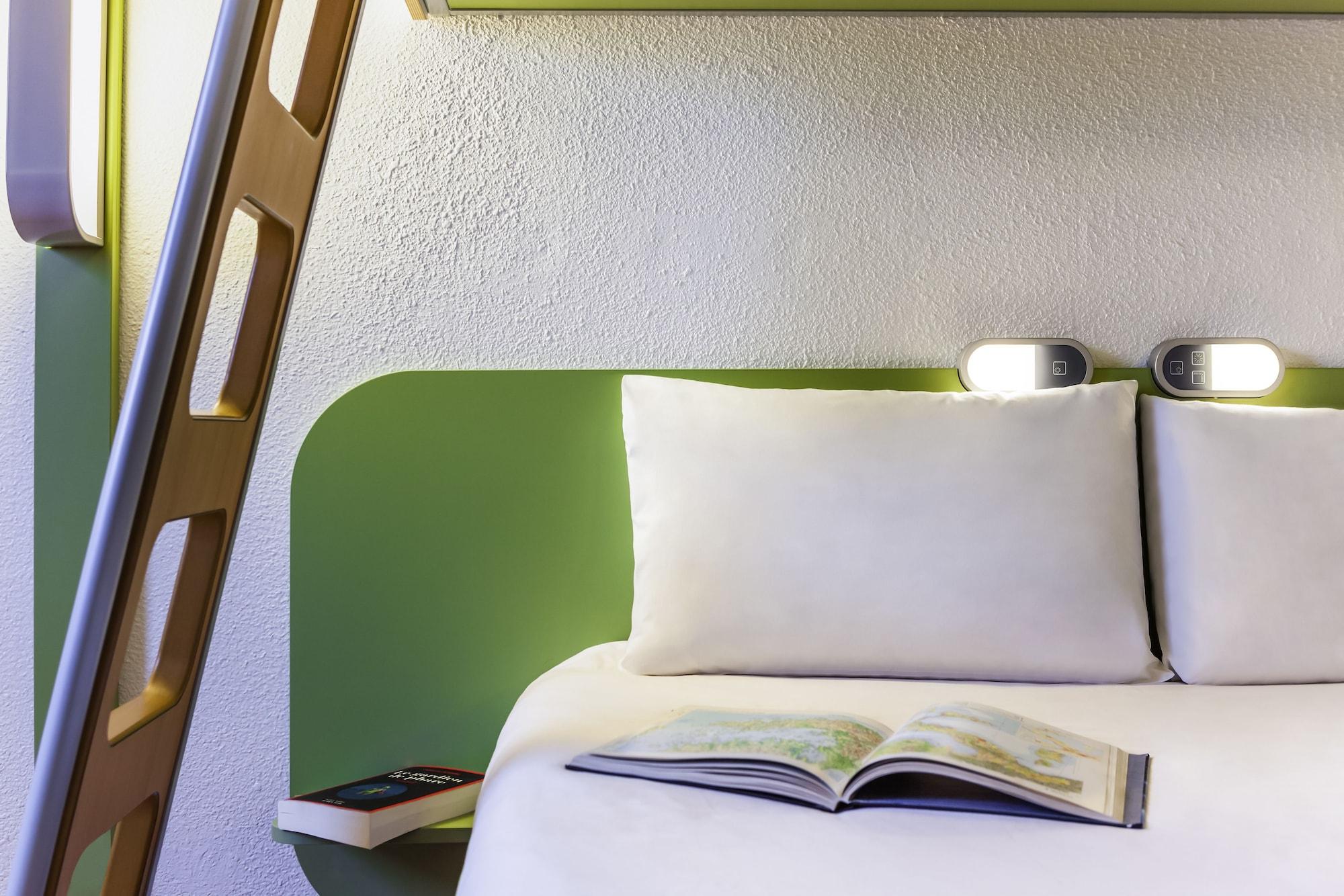 Ibis Budget Hyeres Bagian luar foto