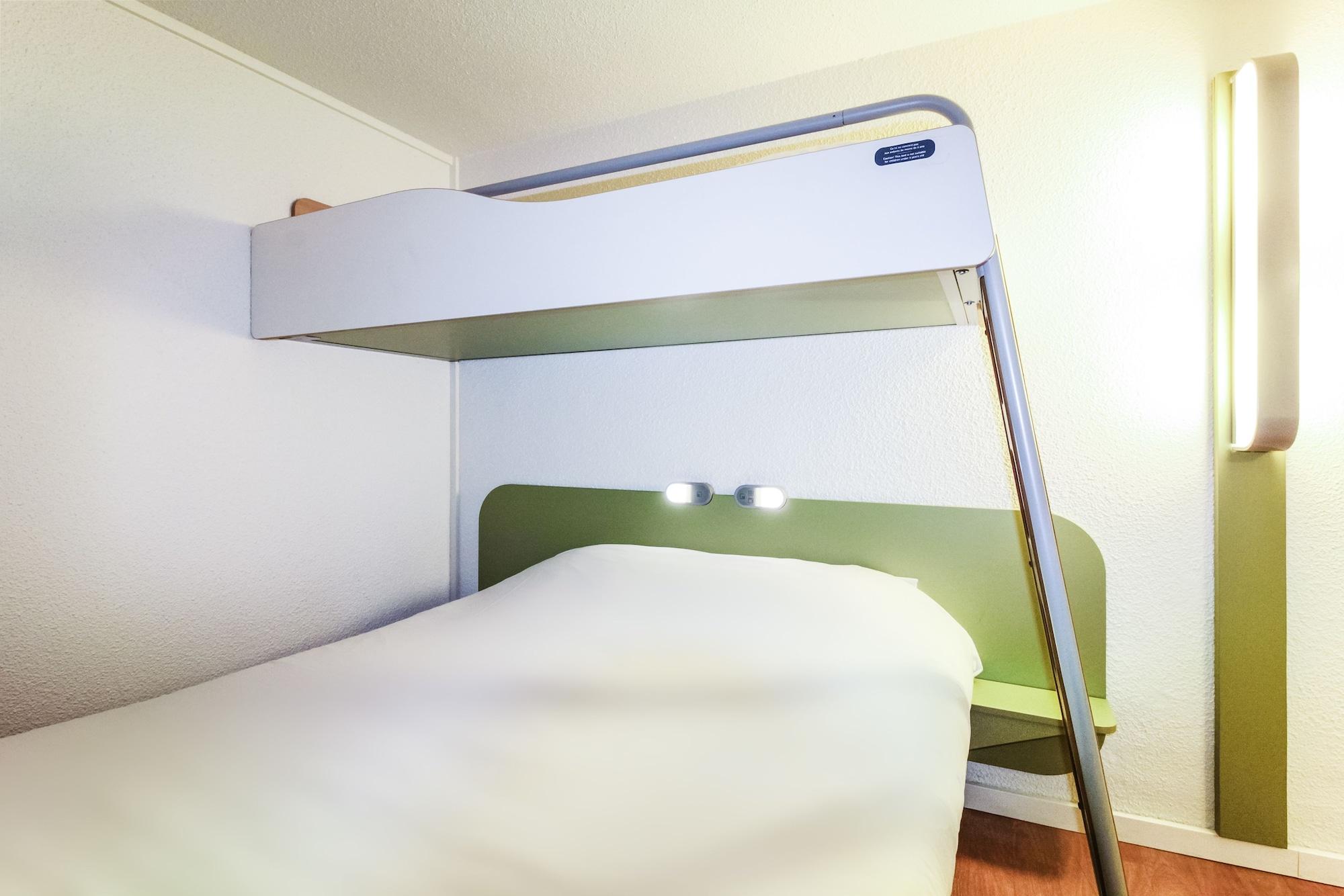 Ibis Budget Hyeres Bagian luar foto