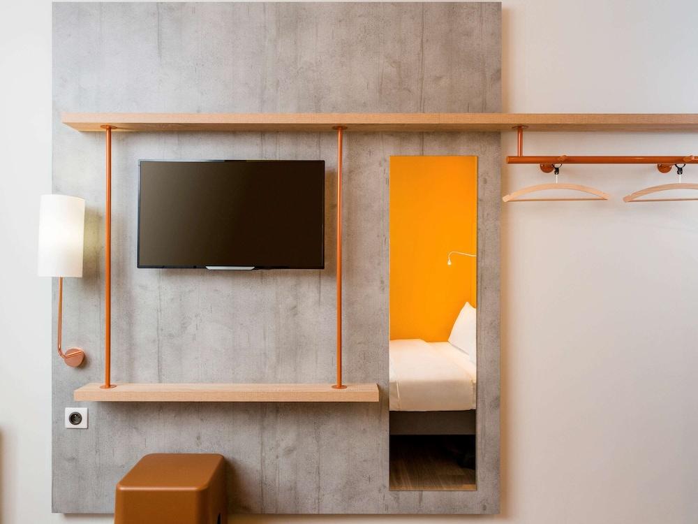 Ibis Budget Hyeres Bagian luar foto