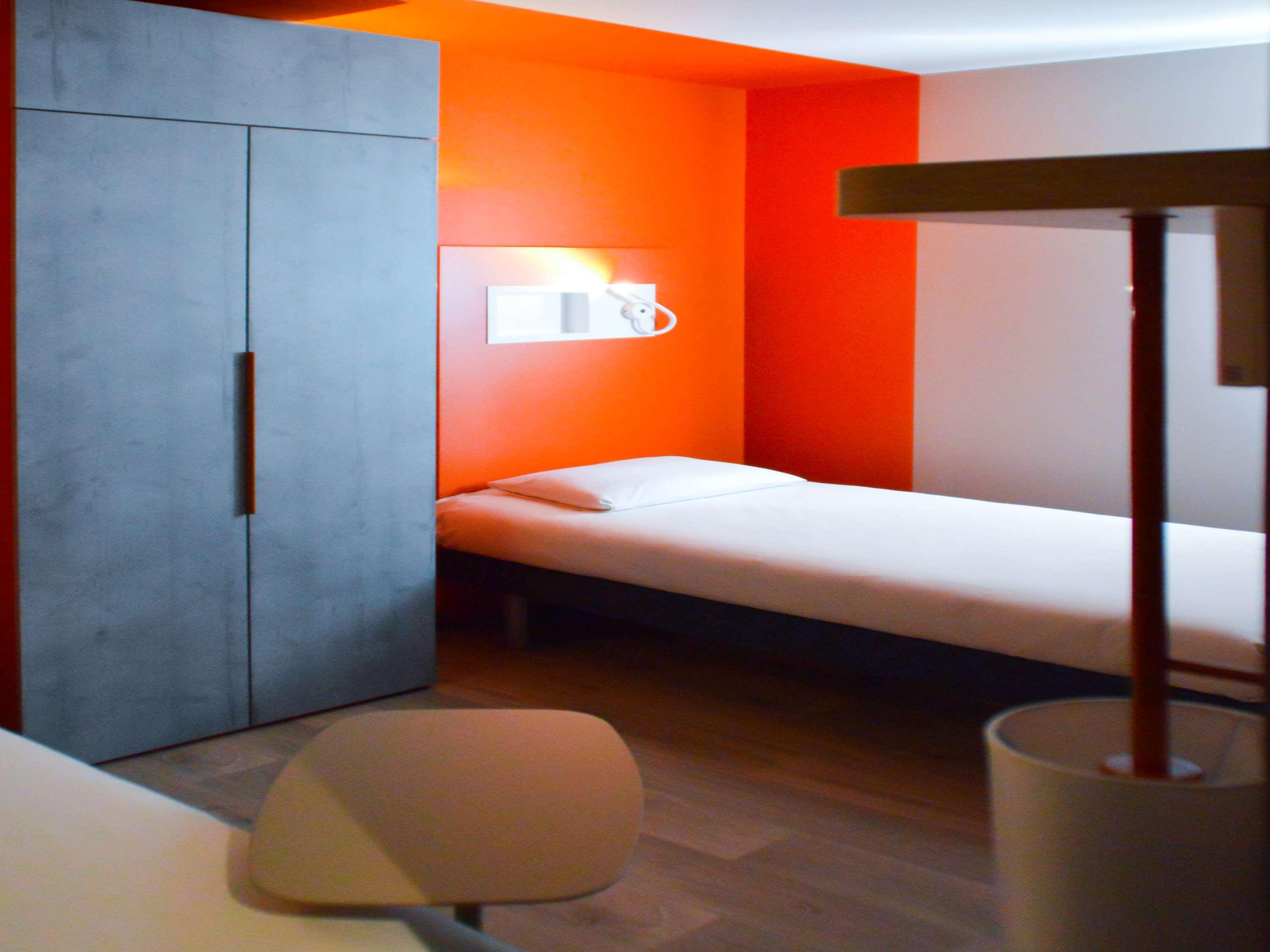 Ibis Budget Hyeres Bagian luar foto