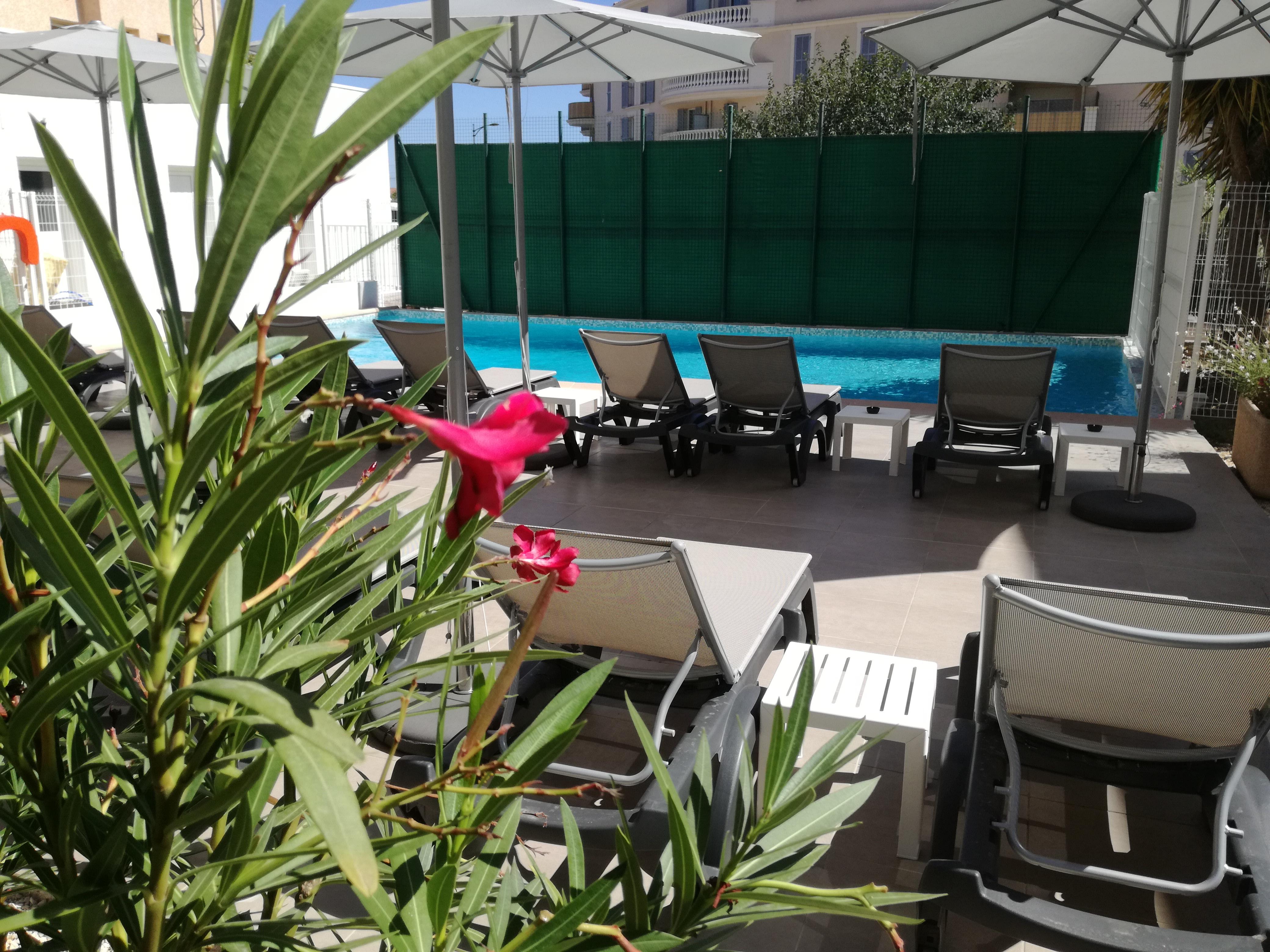 Ibis Budget Hyeres Bagian luar foto