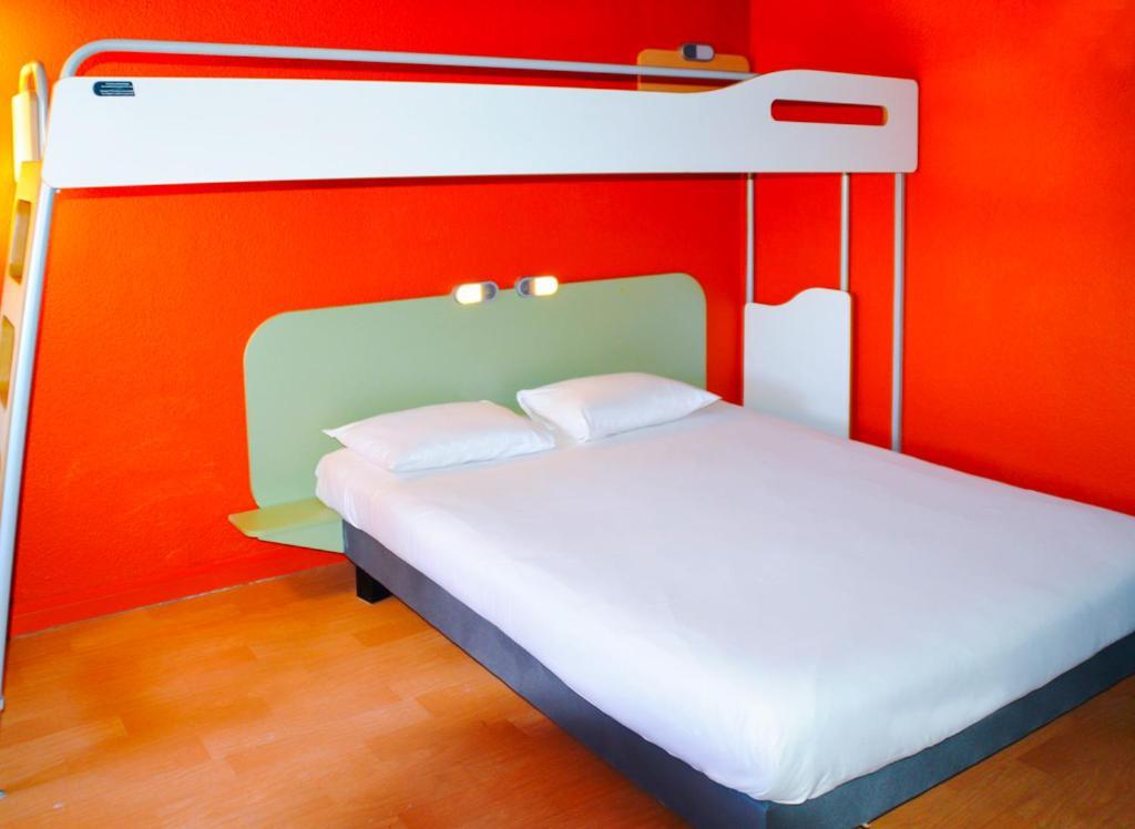 Ibis Budget Hyeres Bagian luar foto