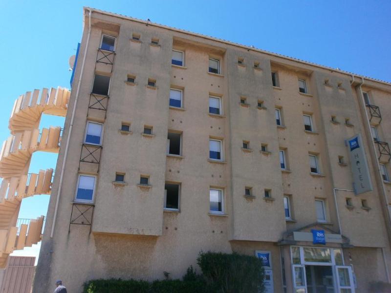 Ibis Budget Hyeres Bagian luar foto