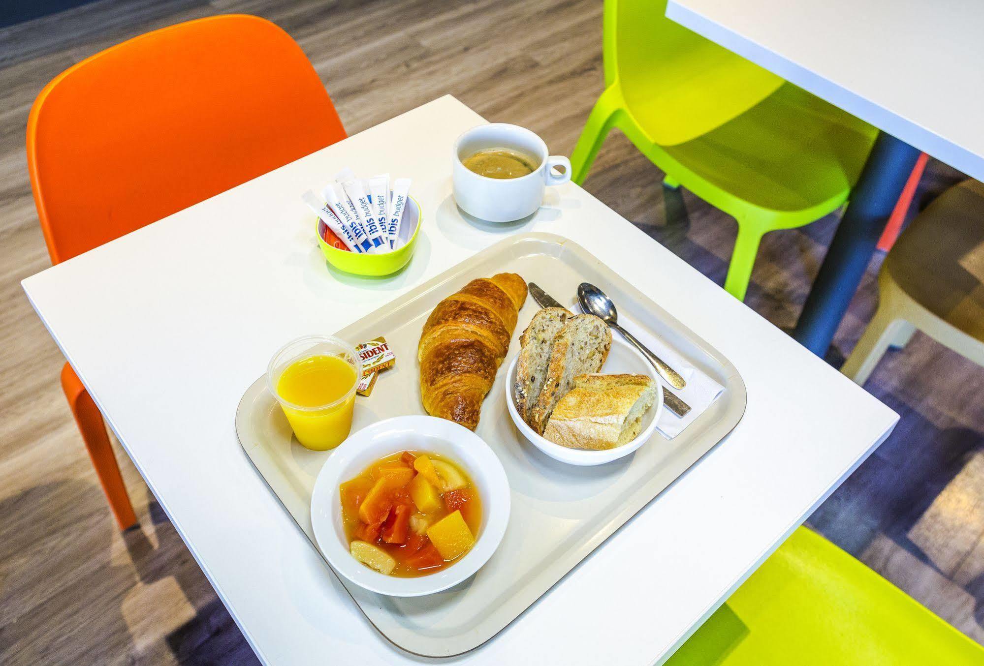 Ibis Budget Hyeres Bagian luar foto