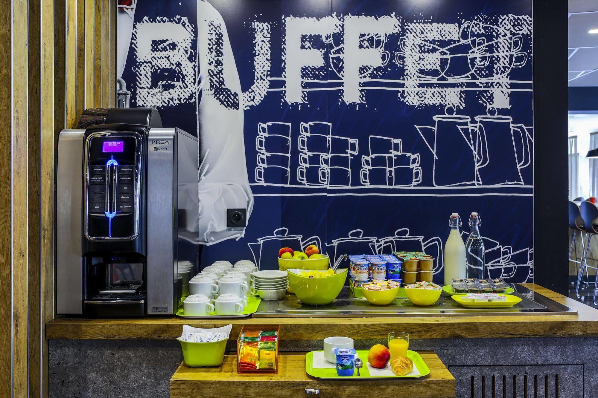 Ibis Budget Hyeres Bagian luar foto