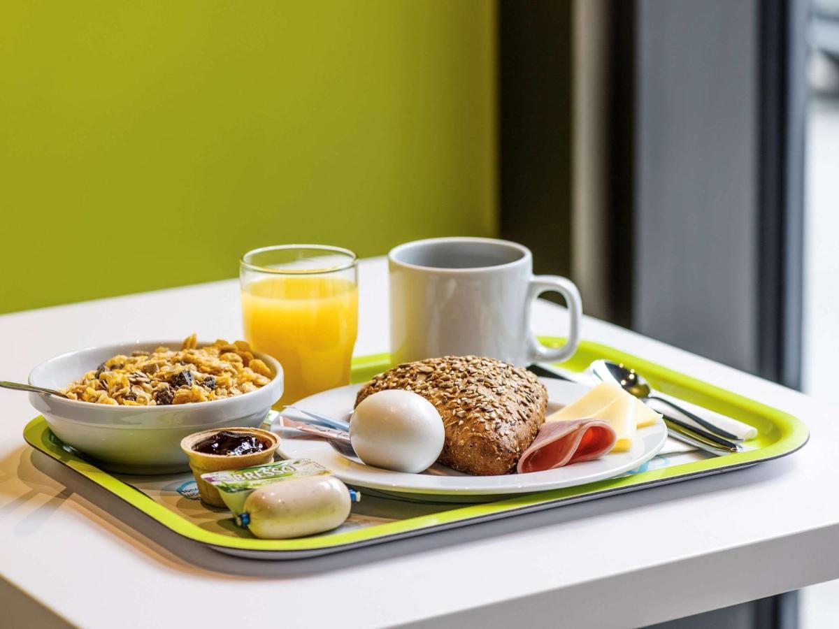 Ibis Budget Hyeres Bagian luar foto